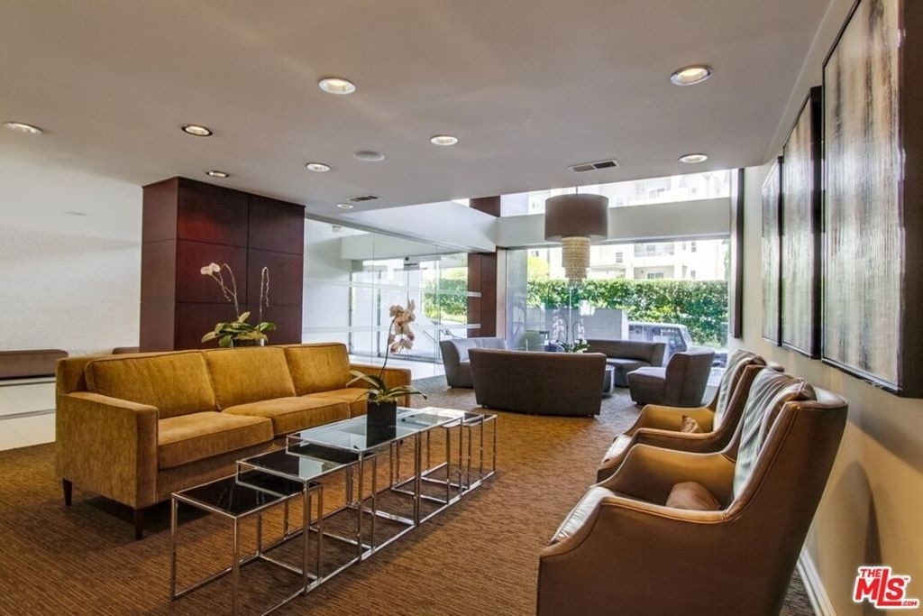 7250 Franklin Avenue - Photo 2