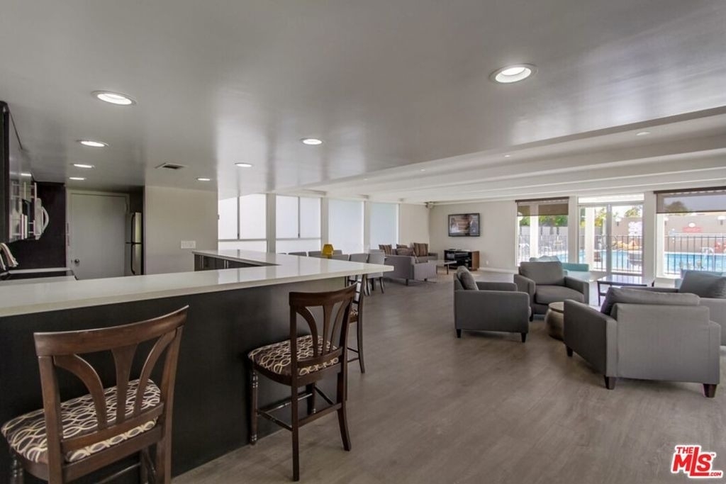 7250 Franklin Avenue - Photo 8
