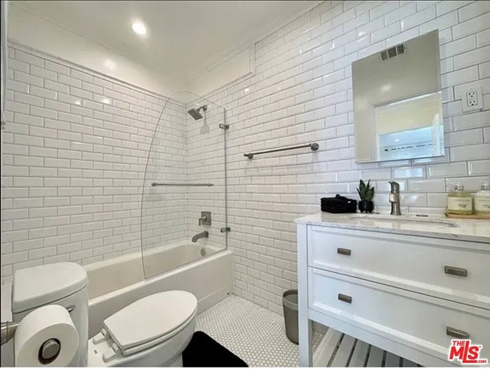 429 Ocean Ave - Photo 13