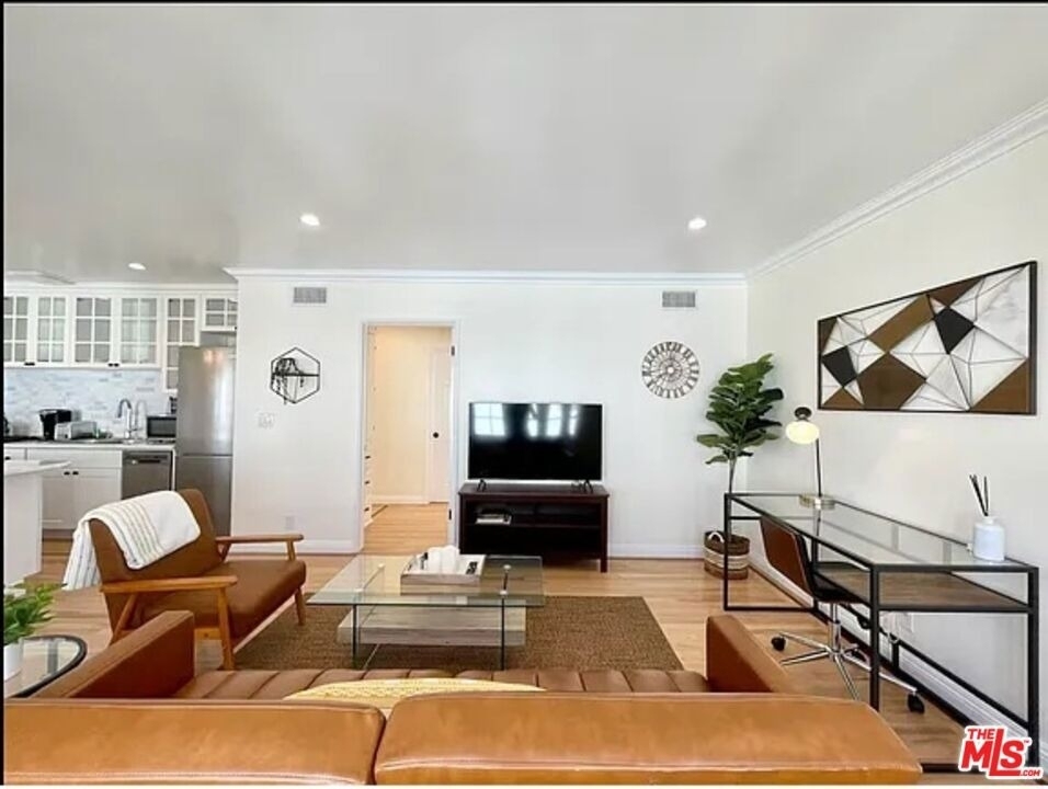 429 Ocean Ave - Photo 0