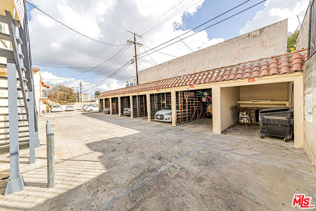 1152 S Bronson Avenue - Photo 9