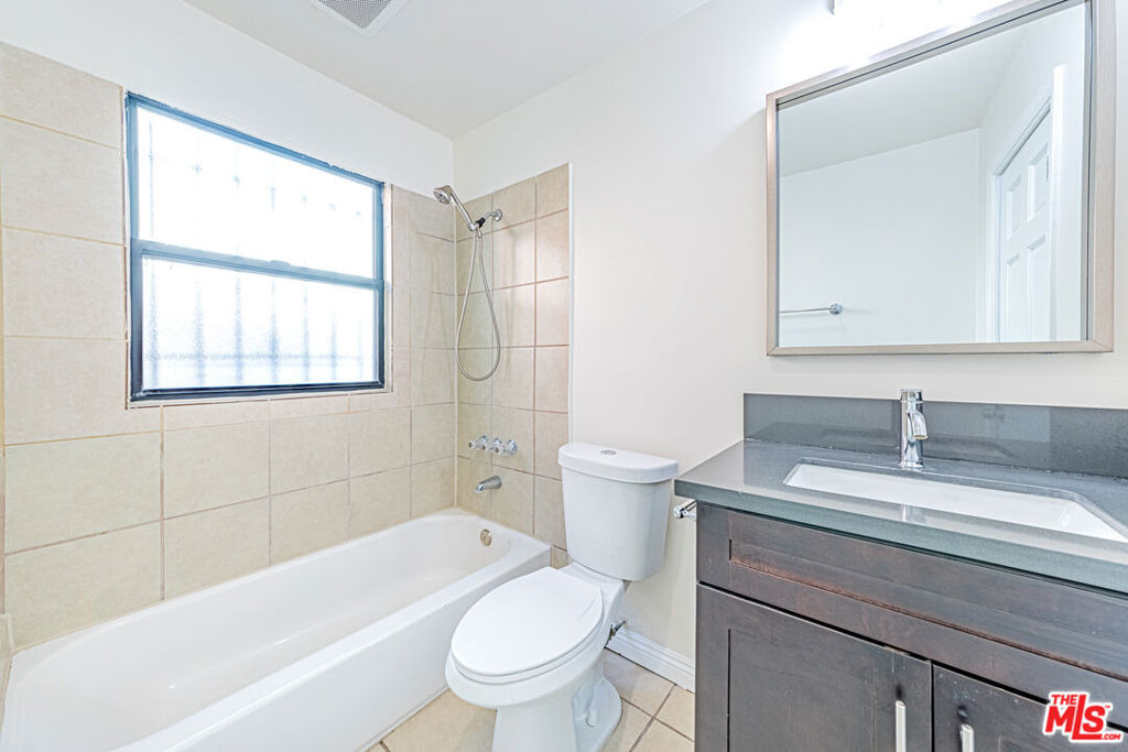 1152 S Bronson Avenue - Photo 7