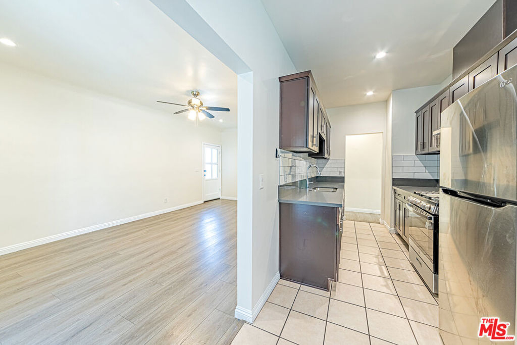 1152 S Bronson Avenue - Photo 6