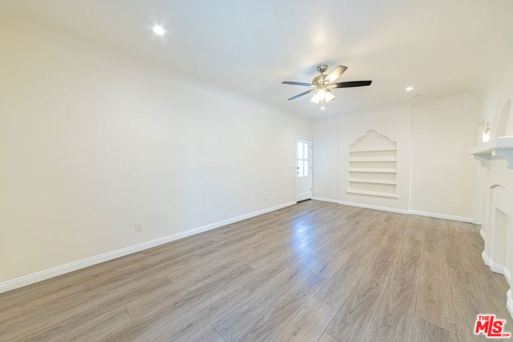 1152 S Bronson Avenue - Photo 2