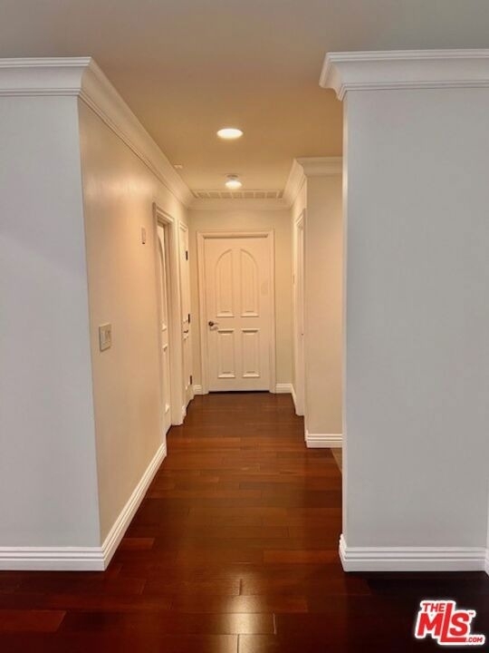 1880 Veteran Avenue - Photo 9