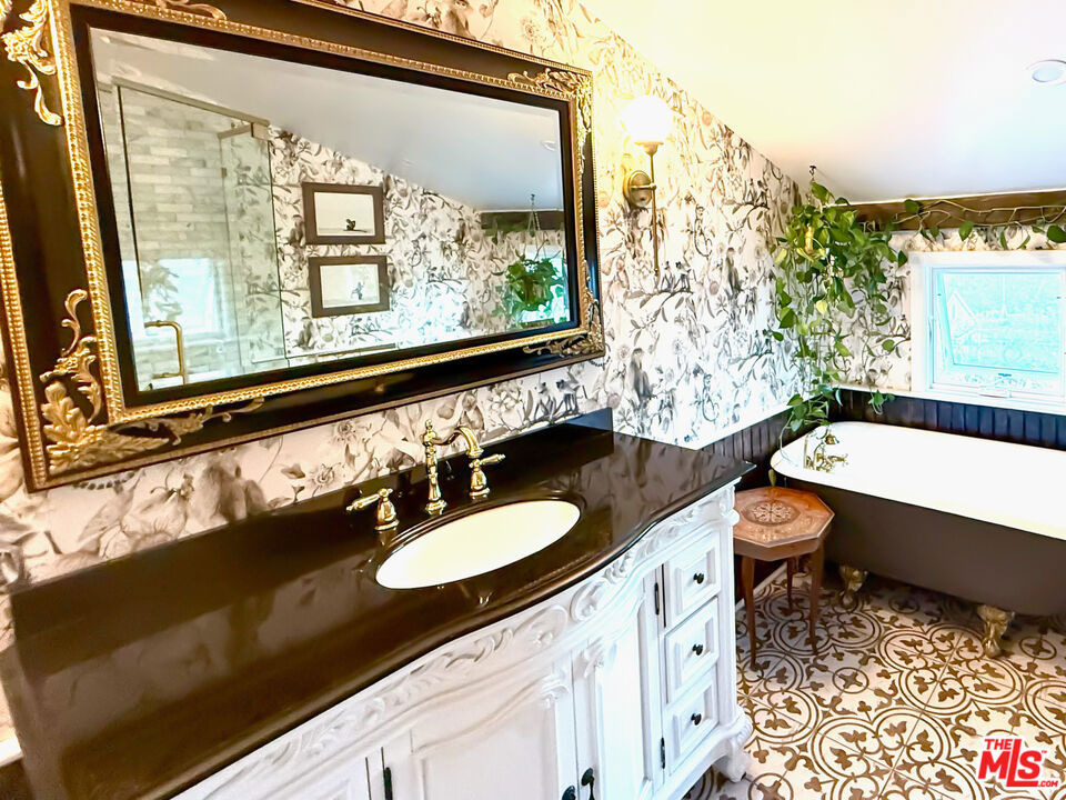 370 Main Street - Photo 16