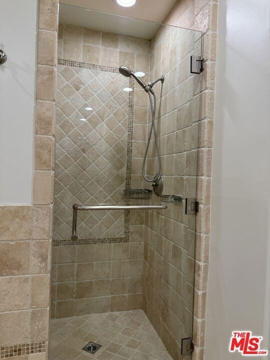 137 S Spalding Drive - Photo 12