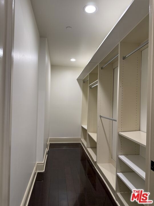 137 S Spalding Drive - Photo 10