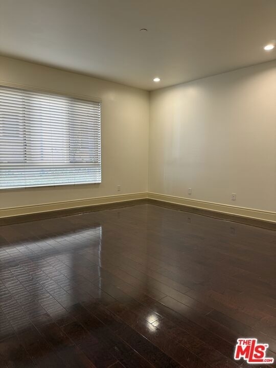 137 S Spalding Drive - Photo 9