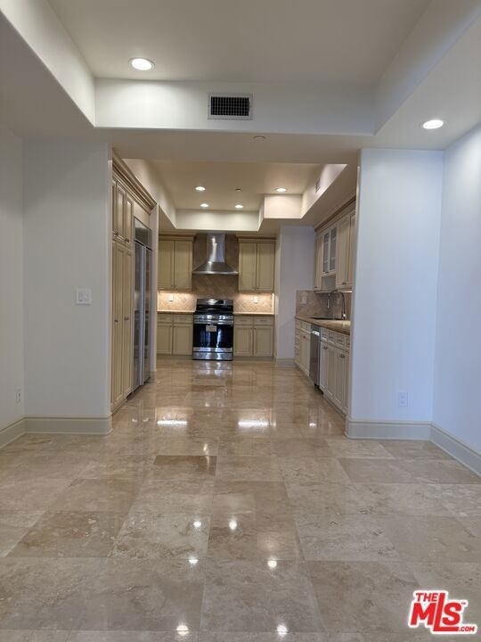 137 S Spalding Drive - Photo 5