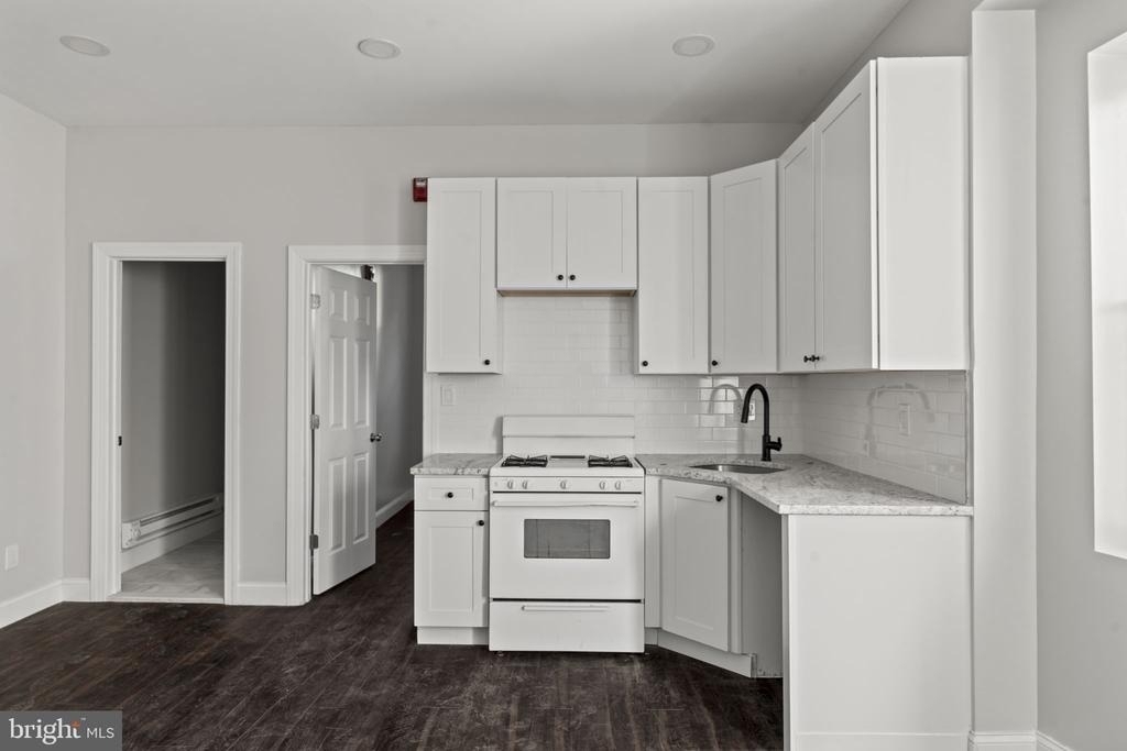 5237 Chester Avenue - Photo 11
