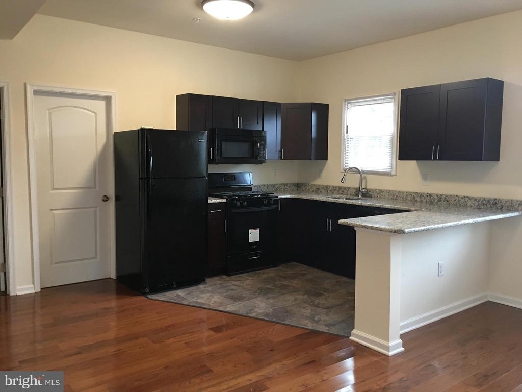 357 Oakwood Avenue - Photo 0