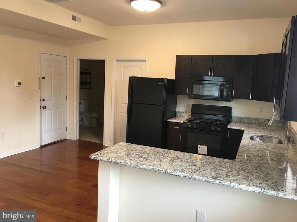 357 Oakwood Avenue - Photo 1