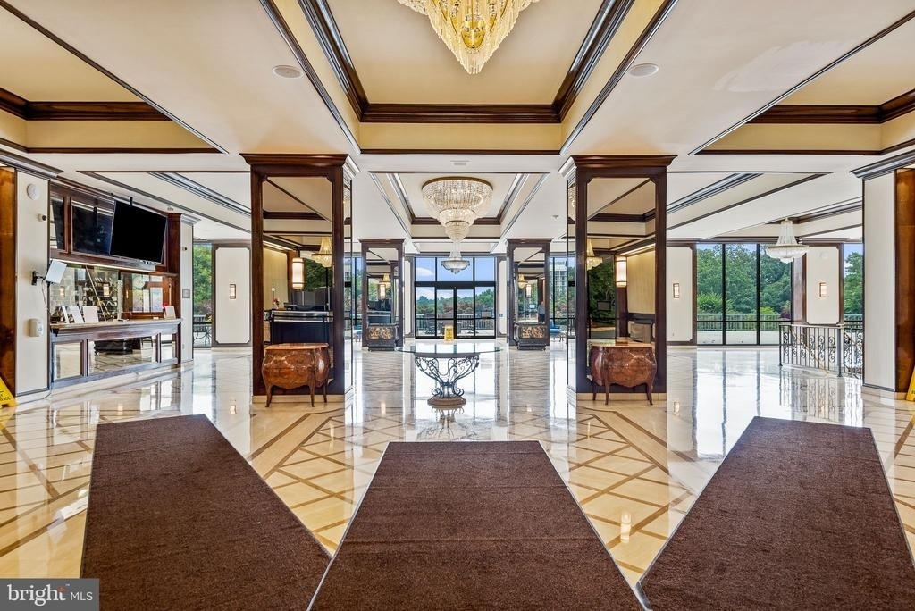5225 Pooks Hill Road - Photo 10