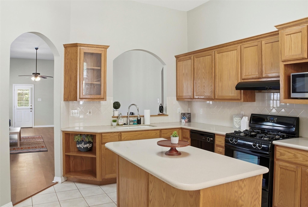 409 E Austin Ave - Photo 15
