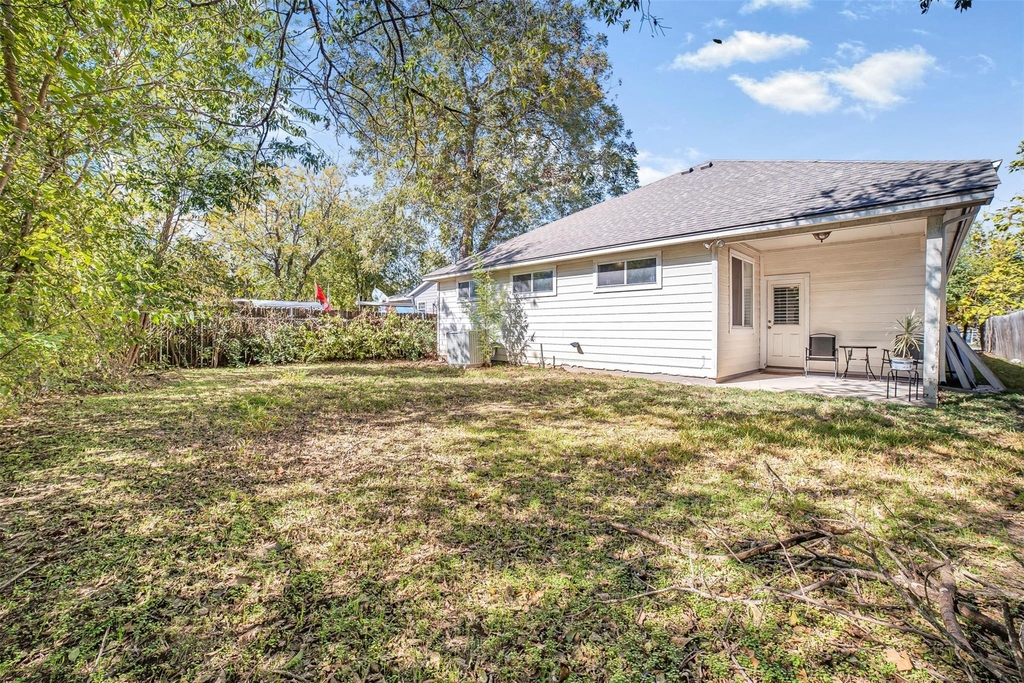 409 E Austin Ave - Photo 33