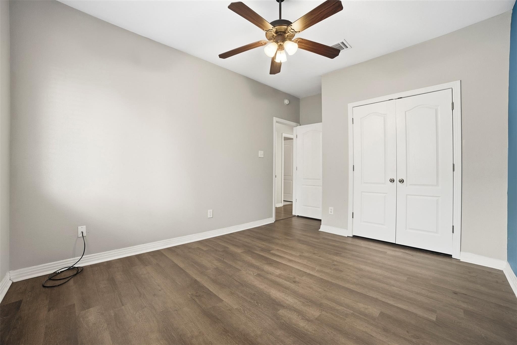 409 E Austin Ave - Photo 24