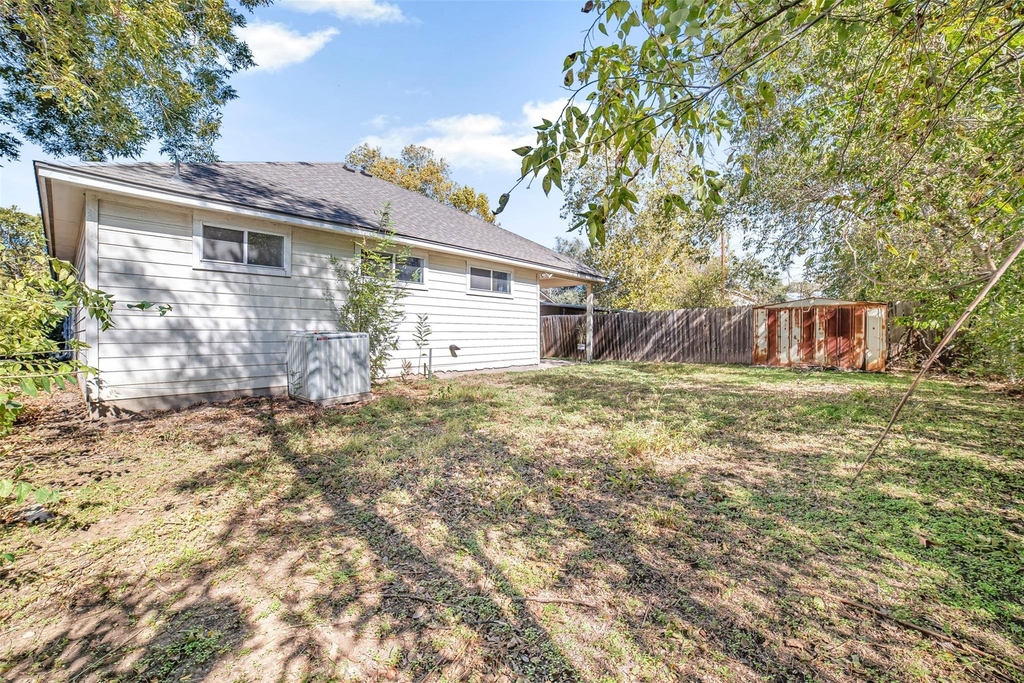 409 E Austin Ave - Photo 34
