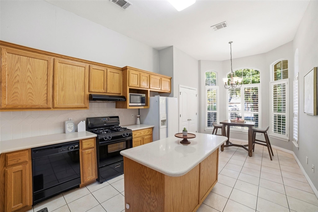 409 E Austin Ave - Photo 12
