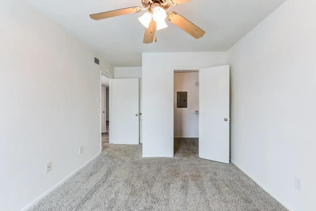 1100 Graham Drive - Photo 10