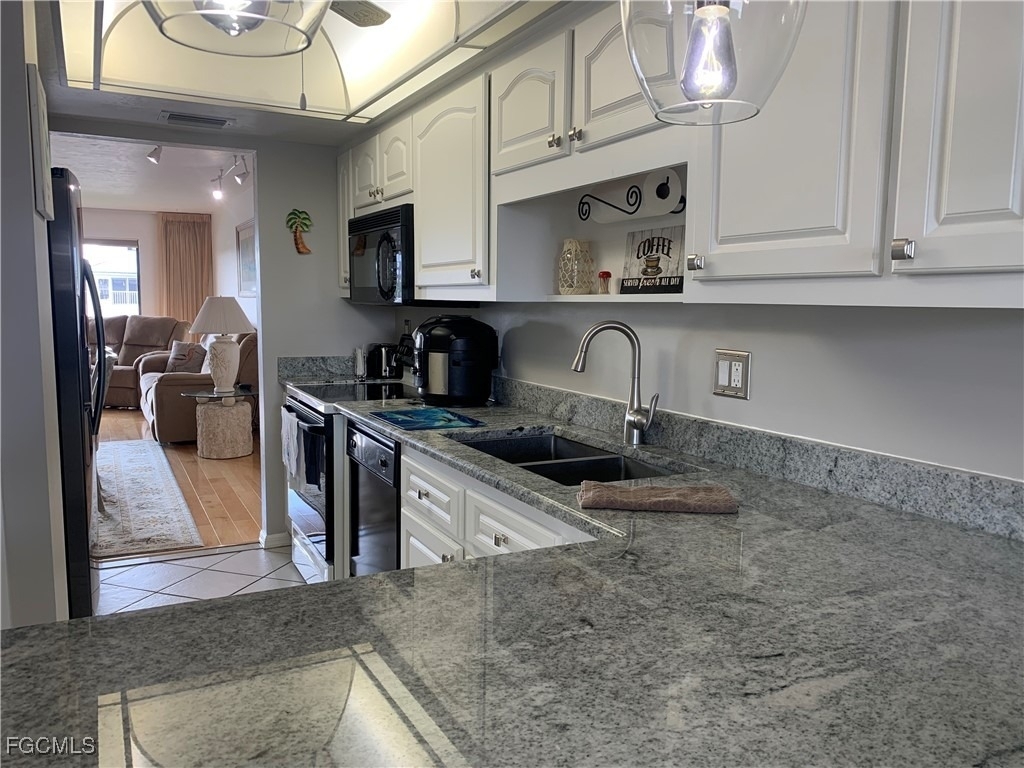 1628 Se 46th Street - Photo 5