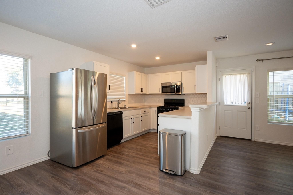 5403 Rosser Ruby Way - Photo 10