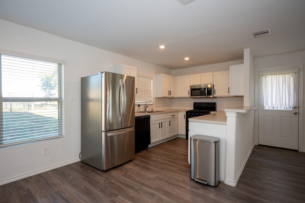 5403 Rosser Ruby Way - Photo 11