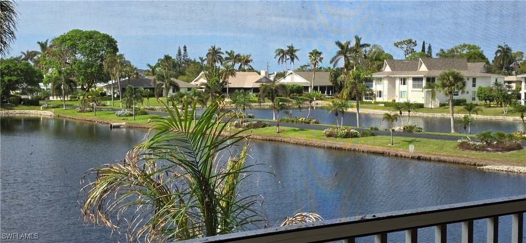 69 Georgetown Boulevard - Photo 1