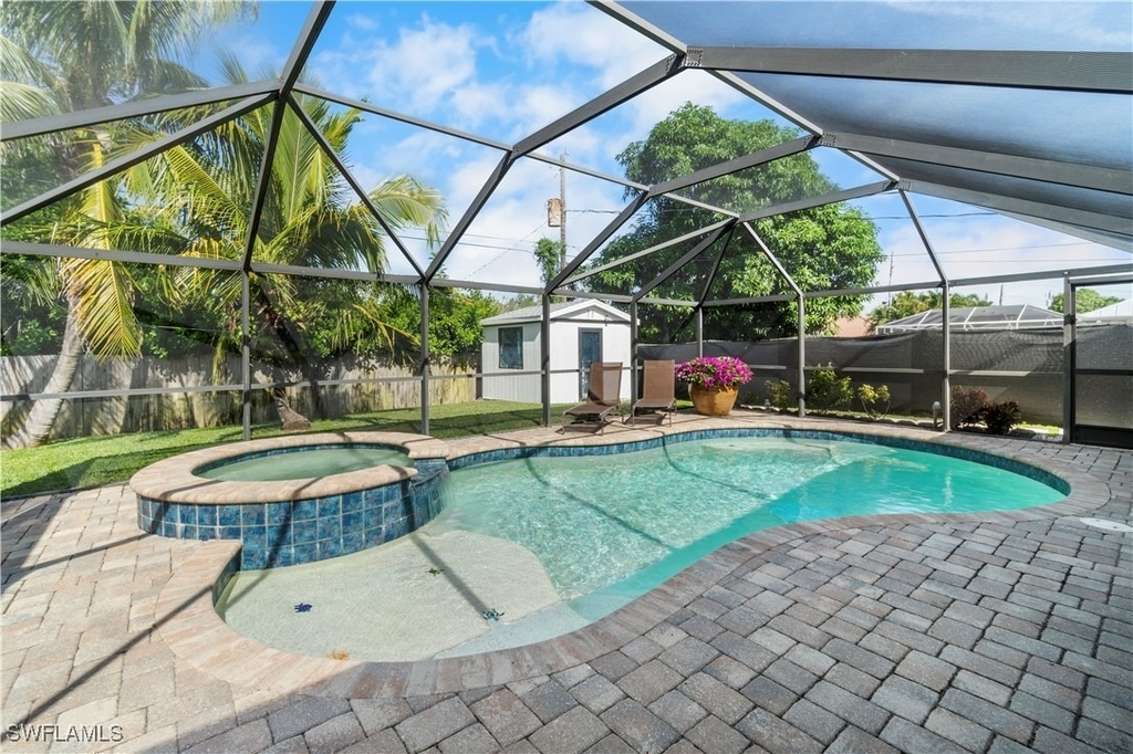 659 108th Avenue N - Photo 0