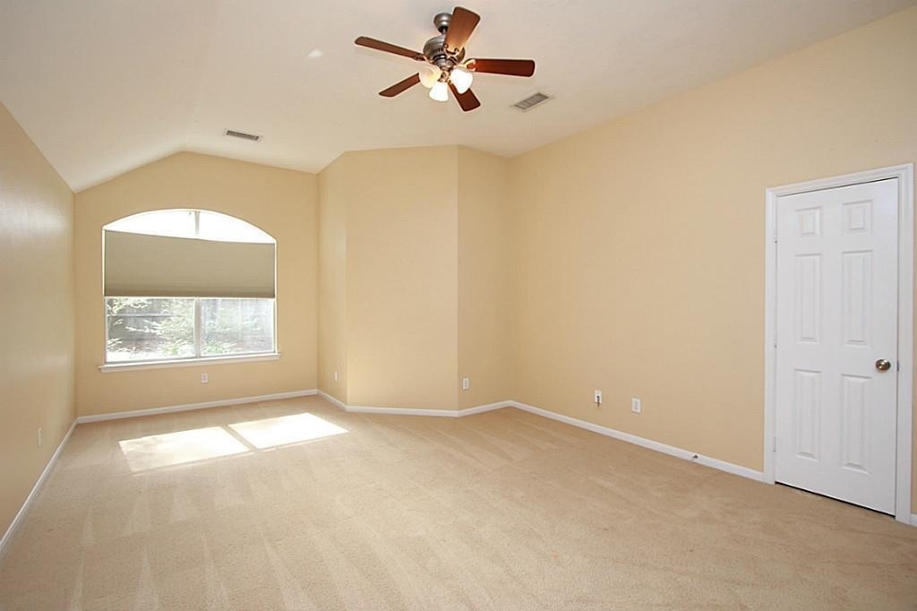 155 Avonlea Court - Photo 9