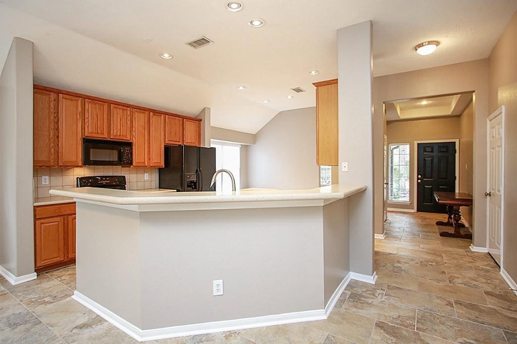 155 Avonlea Court - Photo 6