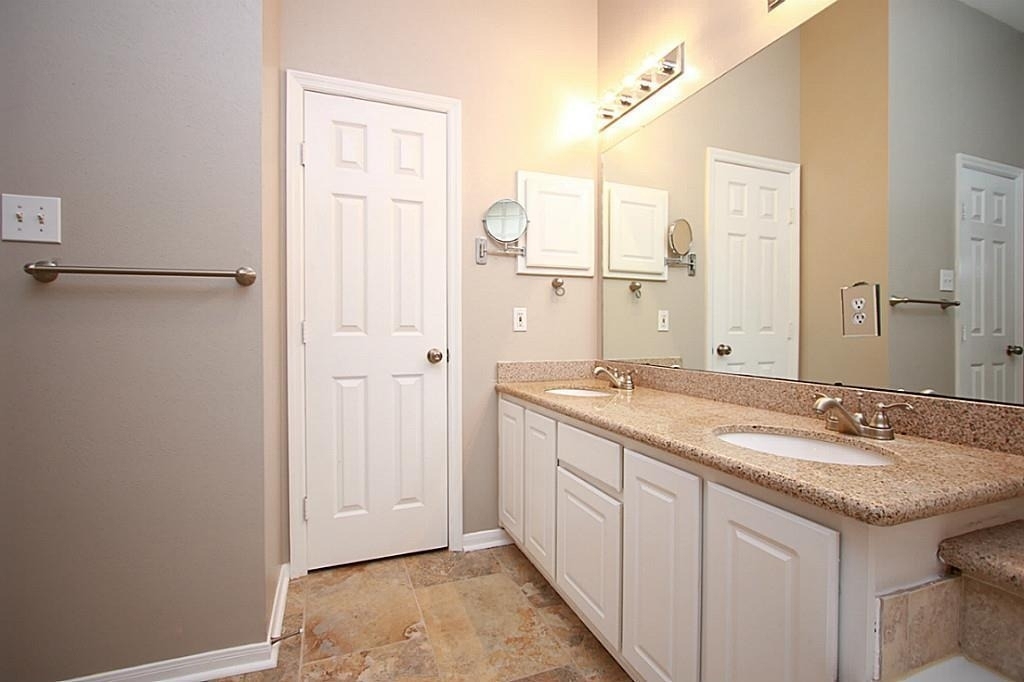 155 Avonlea Court - Photo 10