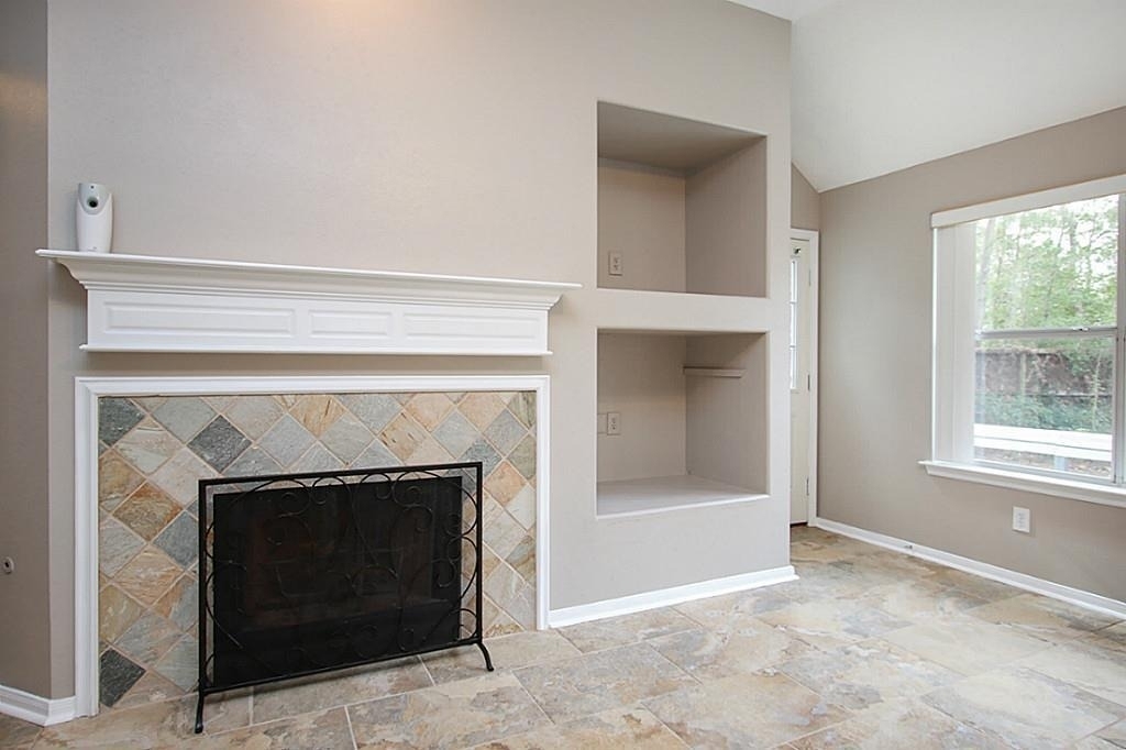 155 Avonlea Court - Photo 4