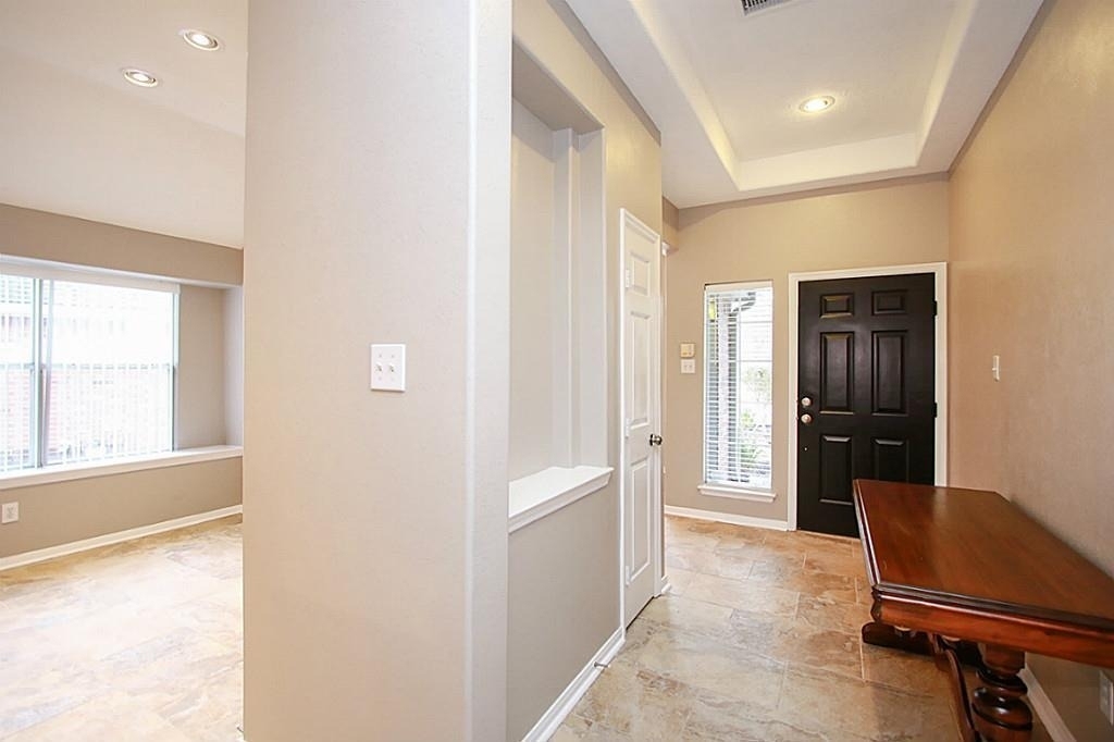 155 Avonlea Court - Photo 3