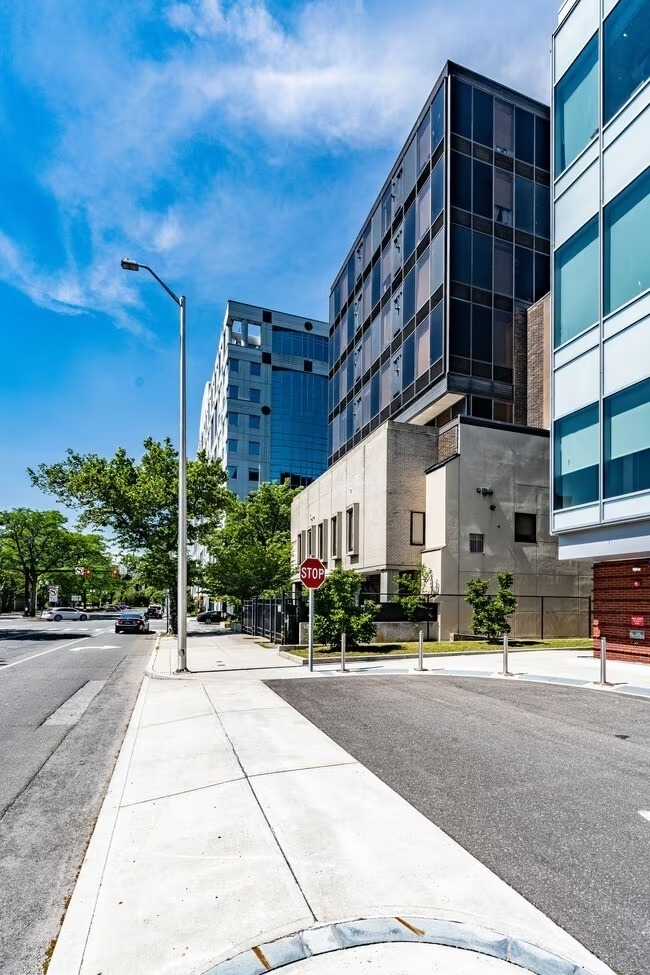 333 State Street - Photo 4