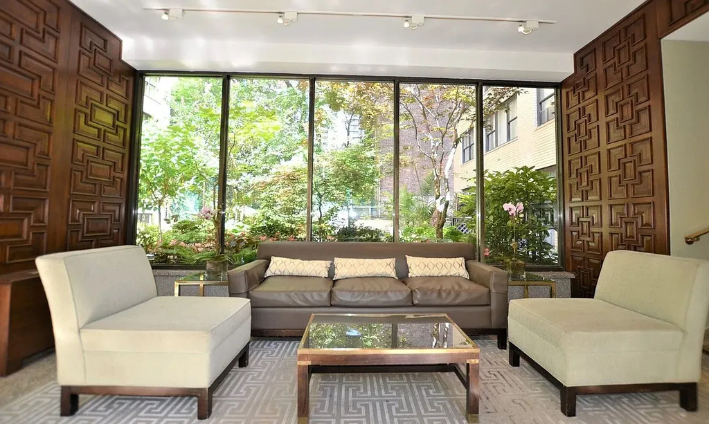 East 49th Street - Photo 5