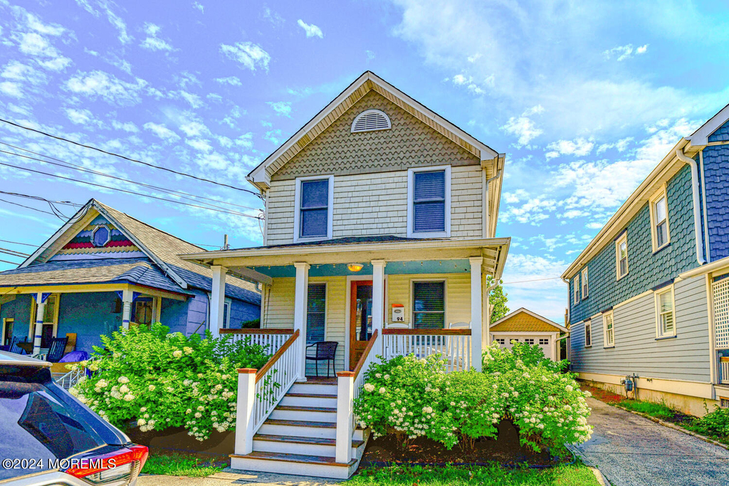 94 Clark Avenue - Photo 0