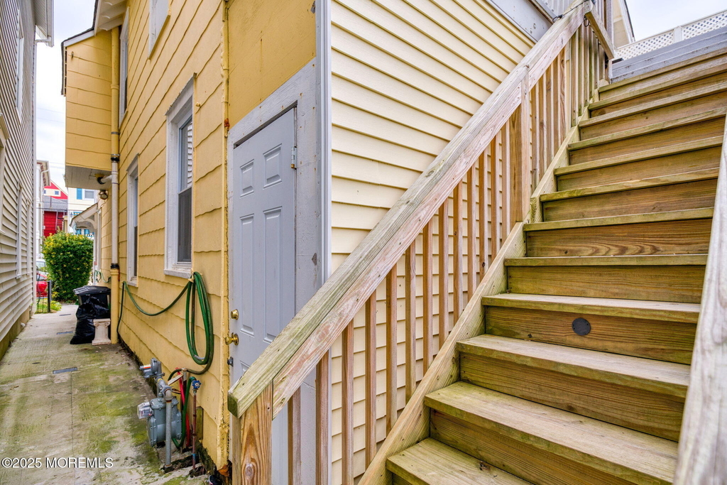 19 Webb Avenue - Photo 2