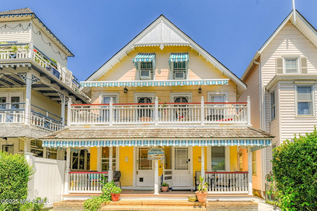 19 Webb Avenue - Photo 1