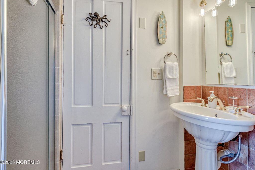 19 Webb Avenue - Photo 15