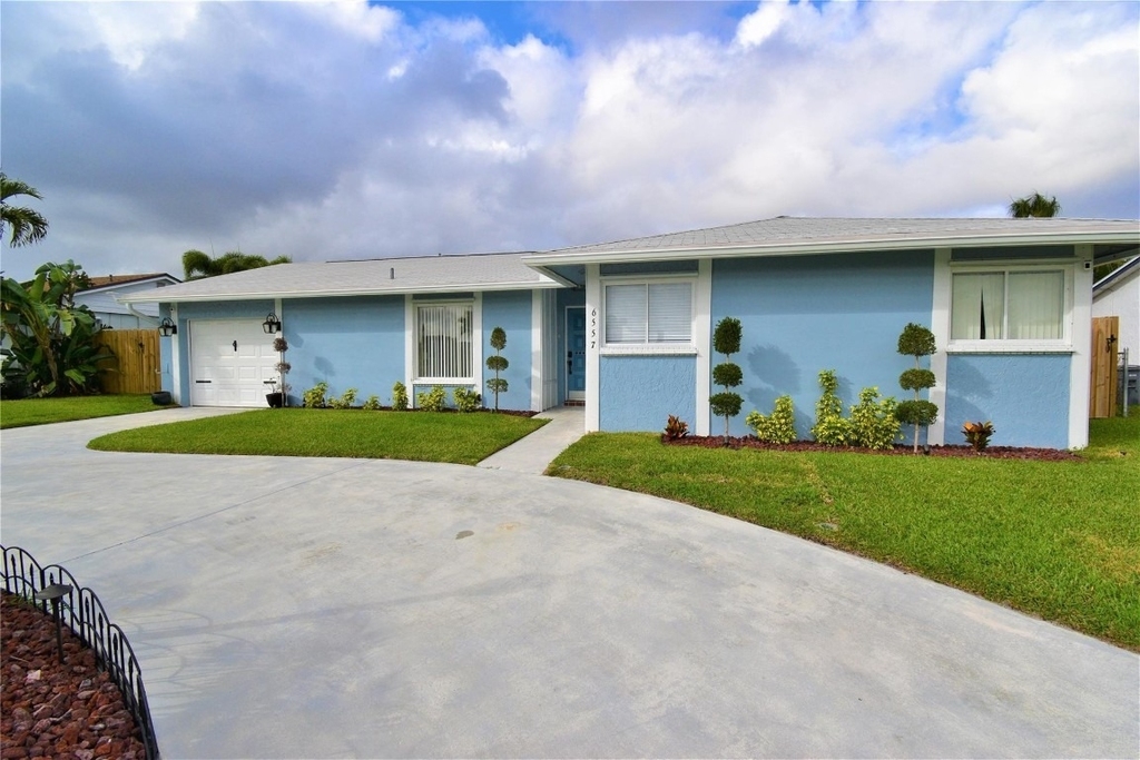 6557 Country Wood Way - Photo 0