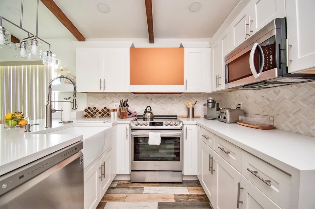6557 Country Wood Way - Photo 1