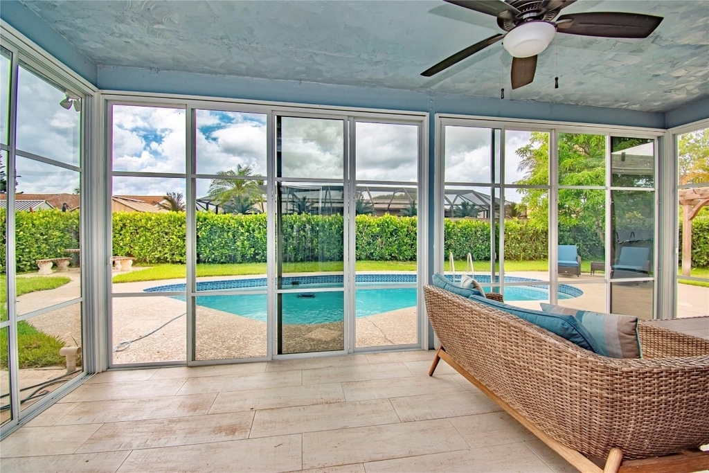 6557 Country Wood Way - Photo 18