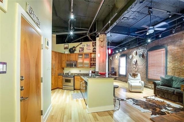 910 Houston Street - Photo 10