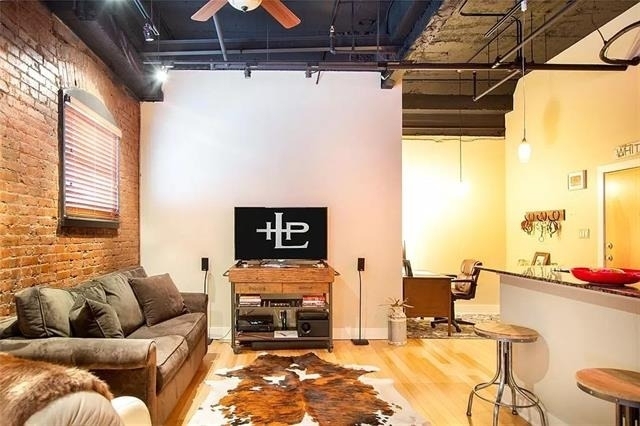 910 Houston Street - Photo 8