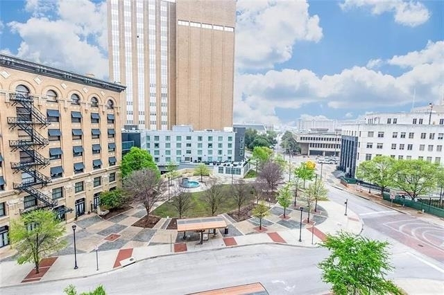 910 Houston Street - Photo 3