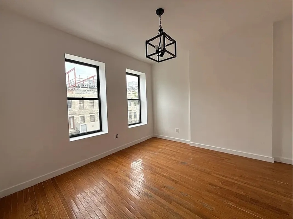 2409 Tilden Avenue - Photo 3