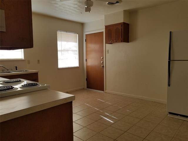 2317 S 38th Street - Photo 2