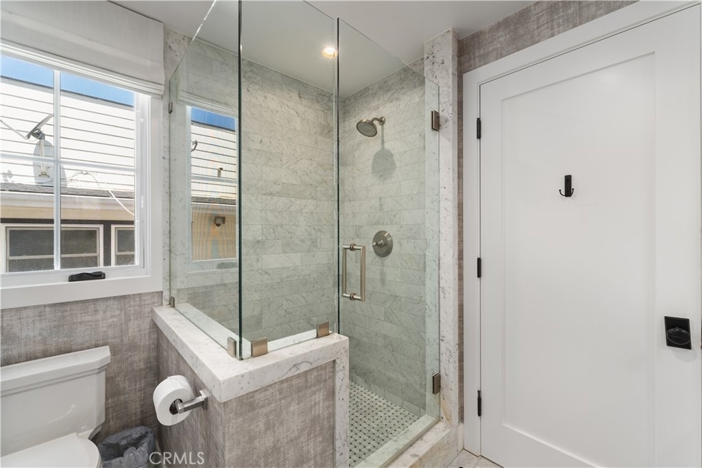 2037 E Ocean - Photo 20