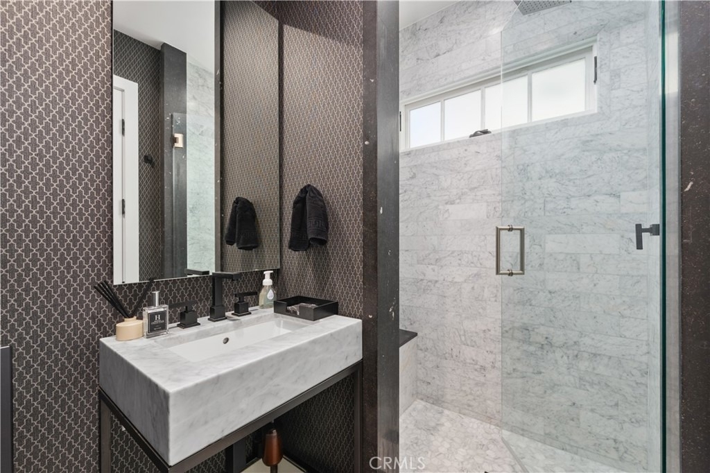 2037 E Ocean - Photo 10